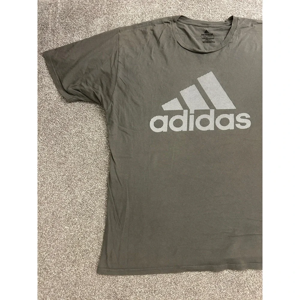 Adidas T-Shirt Mens 2XL Grey Excellent Go-To Tee Graphic Logo Short Sleeve
